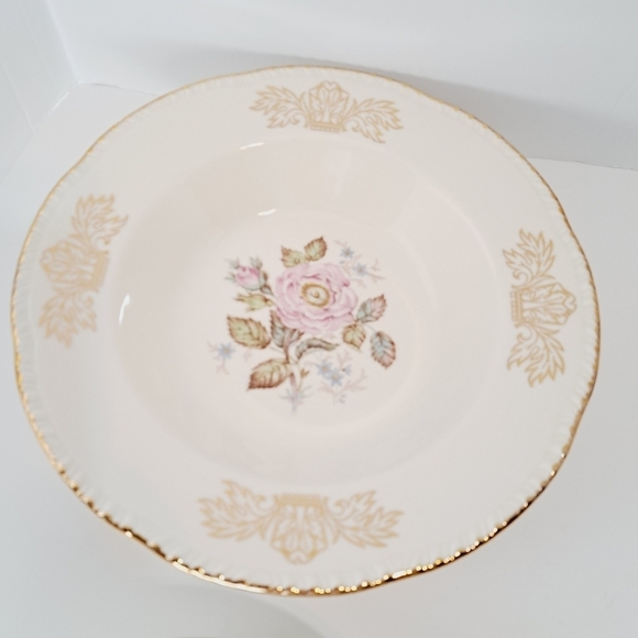 Vintage Homer Laughlin Queen Esther Gold Rim Set of 4 Soup/‎ Dessert Bowls - Picture 2 of 4